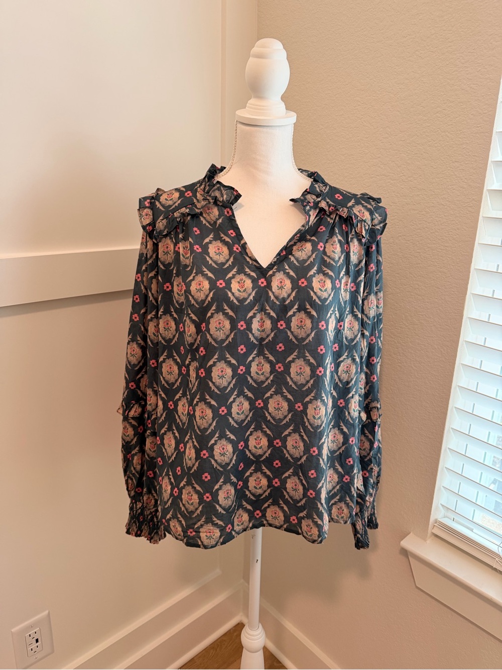 Red Dress Boutique Floral Ruffle Boho Blouse Size Medium